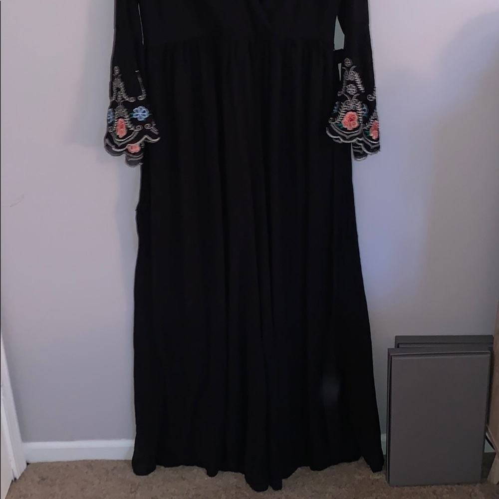 Black long sleeve, wide leg jump suit w floral arm - Picture 2 of 4